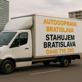 Autodoprava Bratislava – dodávkové auto firmy Stahujem Bratislava prepravuje nábytok a stavebný materiál po meste